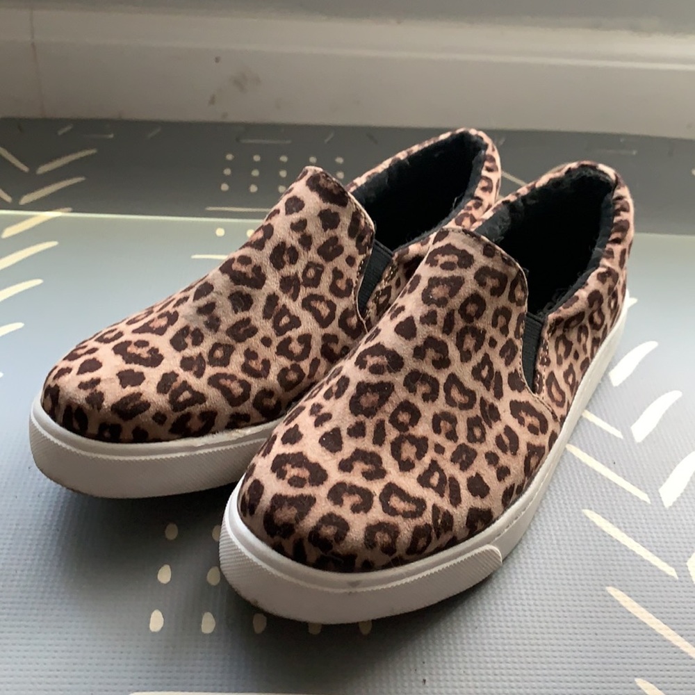 Soda Cheetah Leopard Print Slip On Sneakers Size 7.5